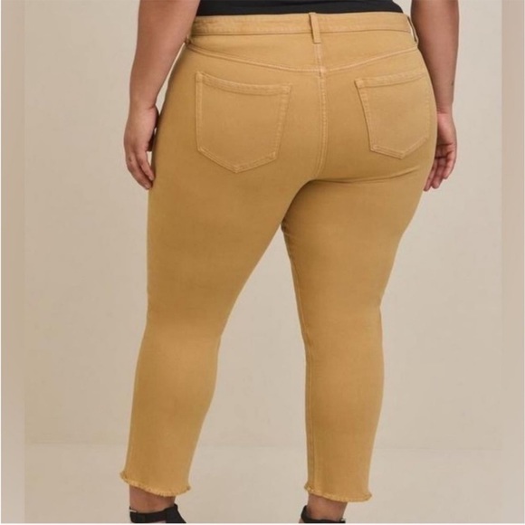 New! Torrid High Rise Straight Leg Raw Hem Tan Jeans Denim with Button Fly - 18R - Picture 9 of 9